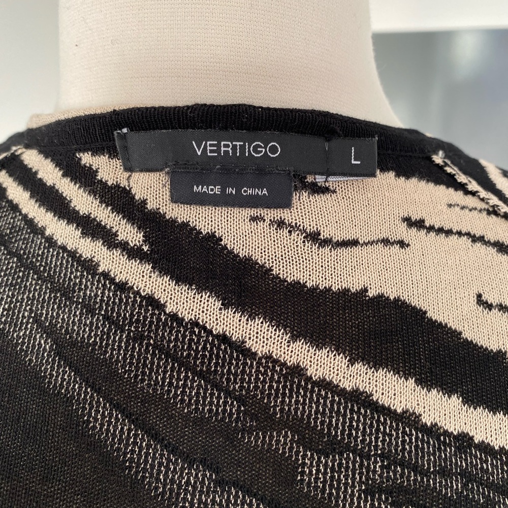 Vertigo Hooded Top - Picture 4 of 7